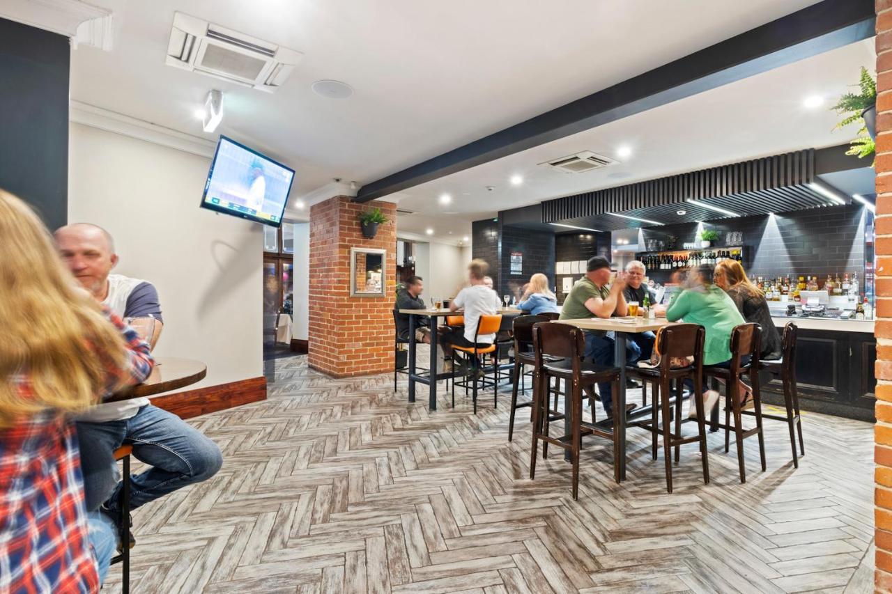 Hotel Queanbeyan Canberra Buitenkant foto