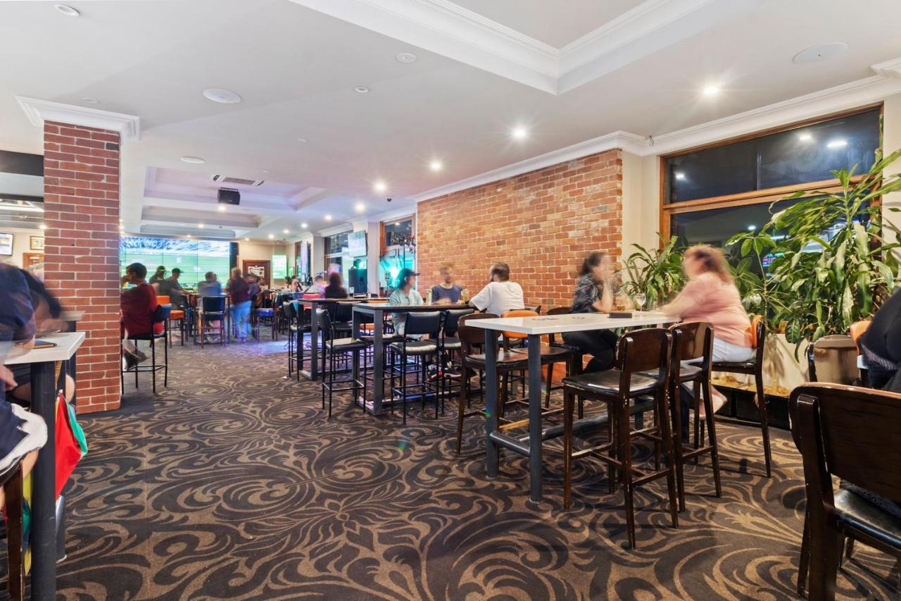 Hotel Queanbeyan Canberra Buitenkant foto