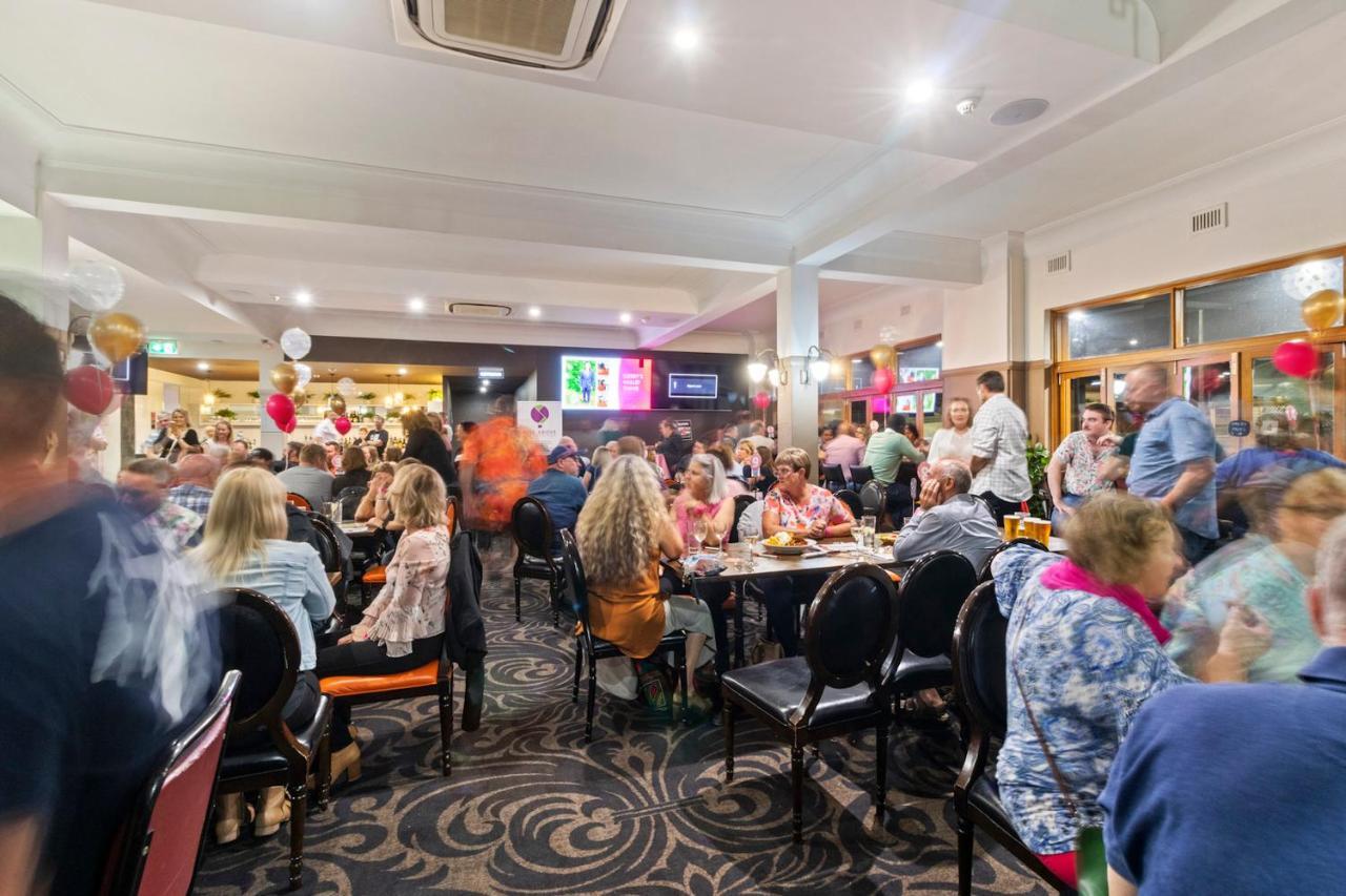 Hotel Queanbeyan Canberra Buitenkant foto