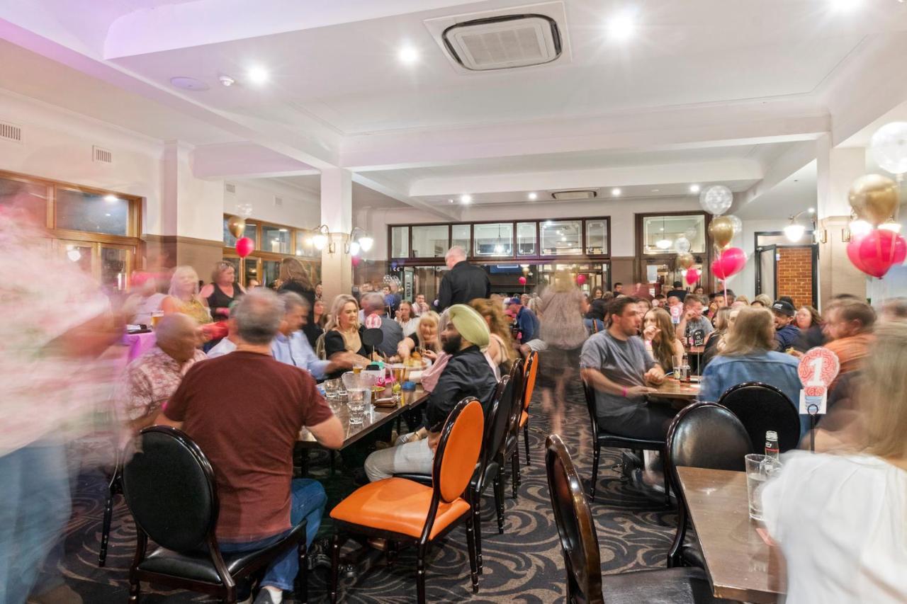Hotel Queanbeyan Canberra Buitenkant foto